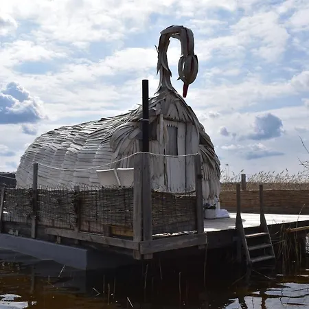 Bateau-hôtel Gulbju Maja - Swan House Usma